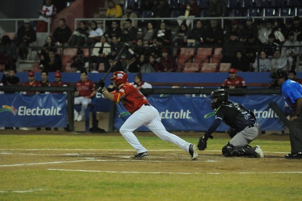 La Guerra de Tribus se pintó de rojo en extrainnings