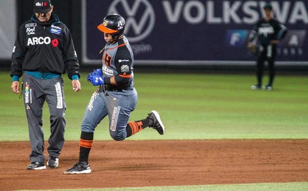 Naranjeros triunfa en inicio del Clásico Sonorense