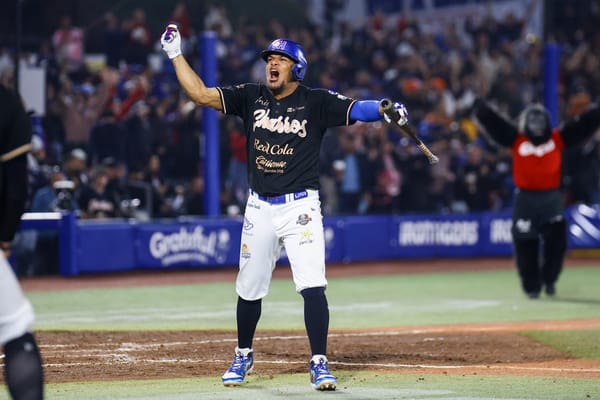 Batazo de Reynaldo Rodríguez comanda remontada de Charros para adelantarse en la Serie de México