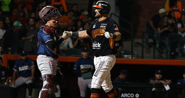 Agustín Murillo llega a 100 homeruns y Naranjeros debuta con triunfo