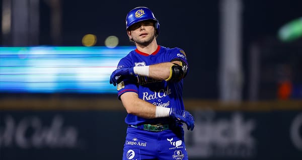 Gran noche de Mateo Gil y Charros se lleva el tercero ante los Águilas
