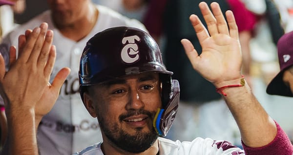 Tomateros viene de atrás y deja en el terreno a Charros