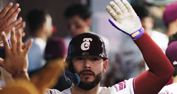 Tomateros se enciende y empata el Clásico de Sinaloa