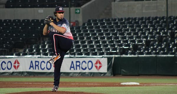 César Vargas guía la victoria de Águilas
