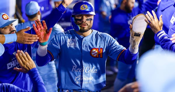 Ataque tempranero y cierre dramático sellan triunfo de Charros