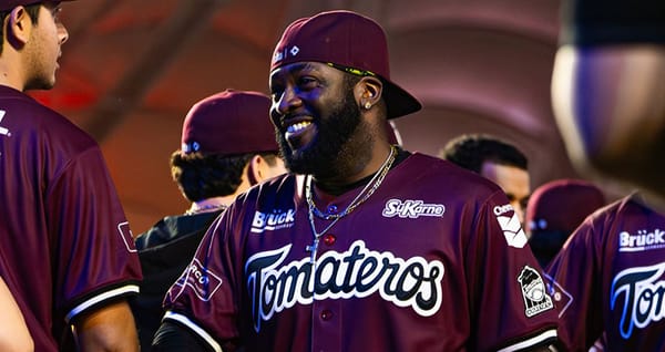 Dwight Smith Jr está de vuelta con Tomateros