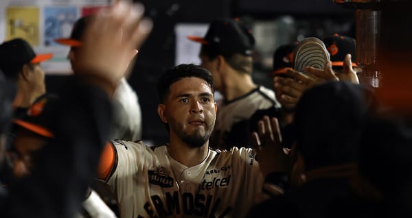 Victoria y serie de Naranjeros ante Charros