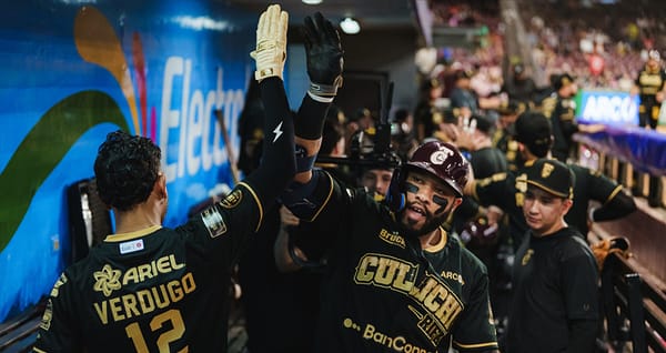 Jon Singleton guía una nueva victoria de Tomateros