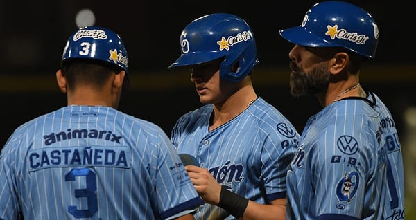 Yaquis apalea en el primero de la serie en Guasave