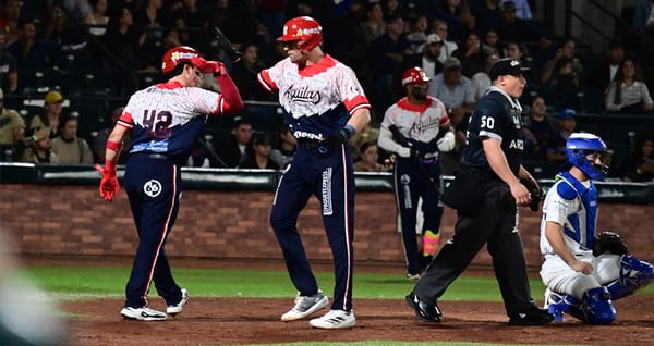 Águilas gana en 13 entradas y se pone 2-0 en la serie de Playoffs