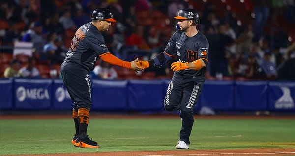 Naranjeros toma ventaja al ganar maratónico juego